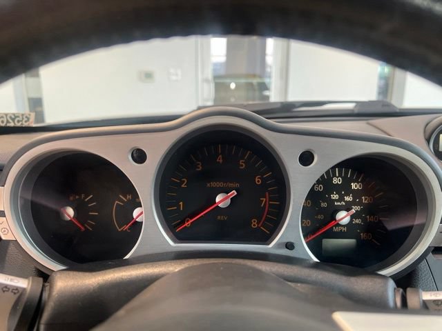 Used 2005 Nissan 350Z Grand Touring RWD image 16