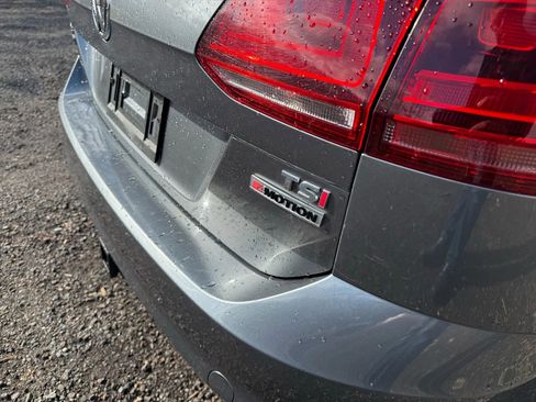 Used 2017 Volkswagen Golf S image 8