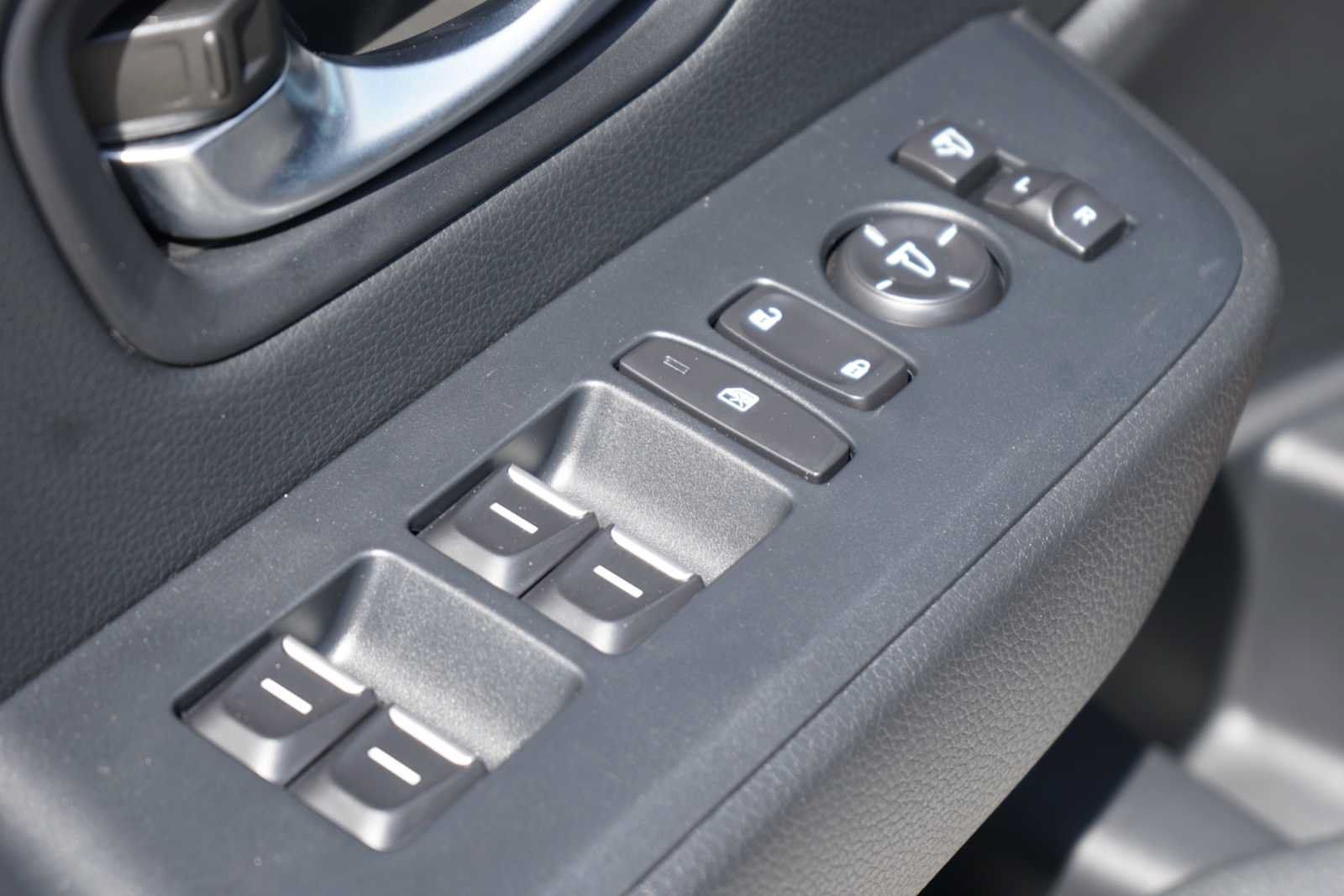 Used 2025 Honda Pilot TrailSport image 17