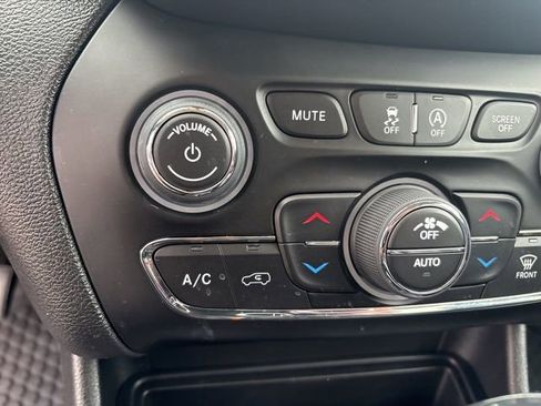 Used 2022 Jeep Cherokee Trailhawk w/ Sun, Sound & Nav Group image 57