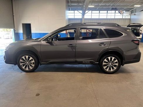 Used 2025 Subaru Outback Limited image 6