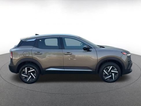Used 2026 Nissan Kicks SV FWD image 16