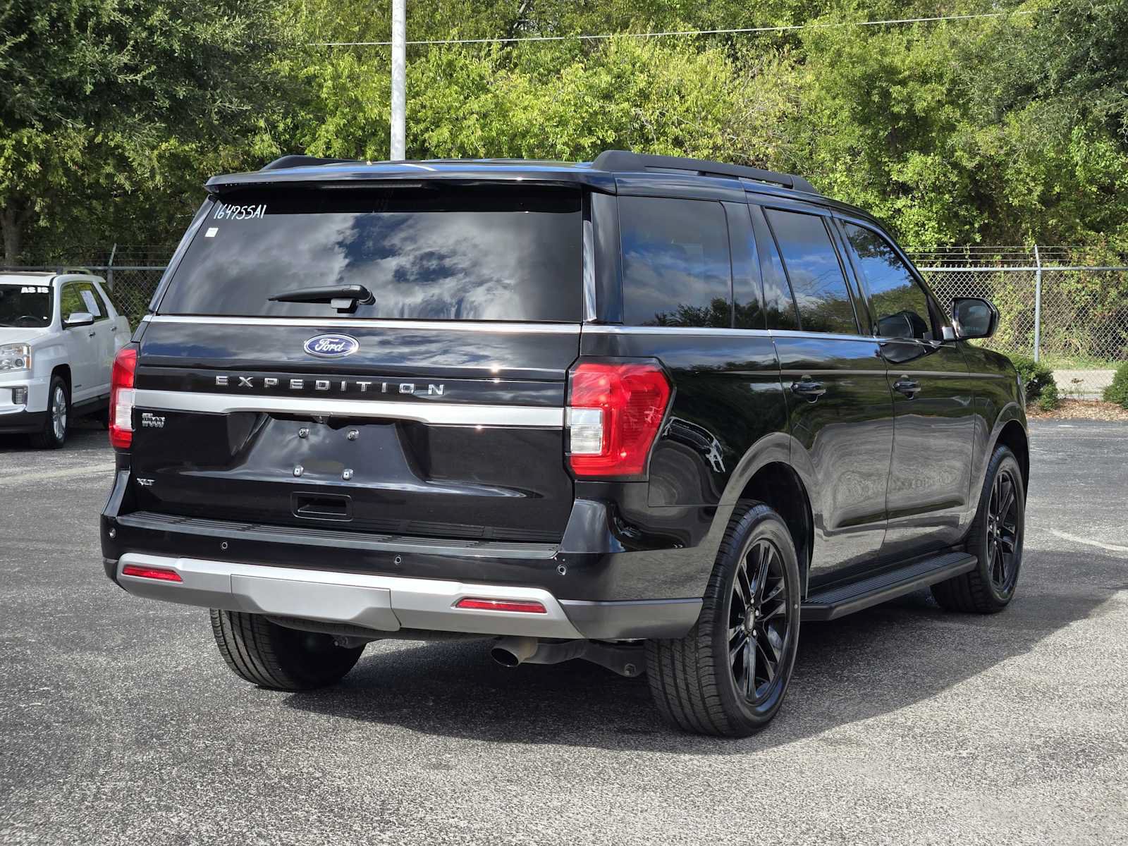 Used 2024 Ford Expedition XLT RWD image 7