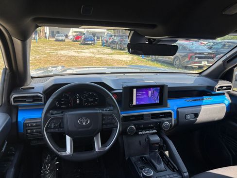 Used 2025 Toyota Tacoma TRD Off-Road AWD/4WD image 34