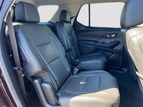 Used 2021 Chevrolet Traverse Premier FWD image 30