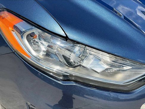 Used 2019 Ford Fusion SE image 28