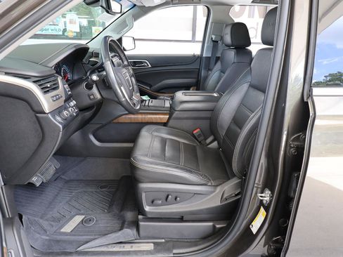 Used 2019 GMC Yukon XL Denali w/ Open Road Package AWD/4WD image 13