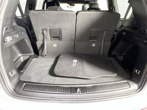 Used 2023 Jeep Grand Cherokee L Laredo image 25