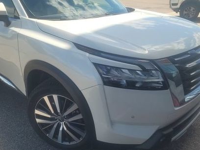 Used 2022 Nissan Pathfinder Platinum w/ Cargo Package