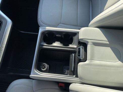 Used 2025 Ford Expedition Platinum image 15