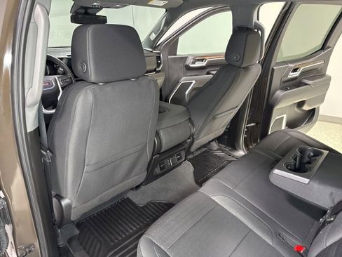 Used 2024 GMC Sierra 1500 Elevation image 21