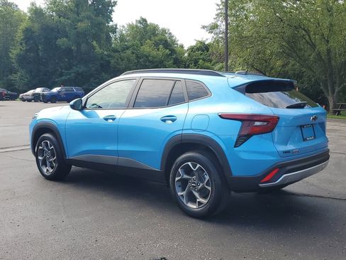 New 2026 Chevrolet Trax LT w/ Driver Confidence Package FWD image 5
