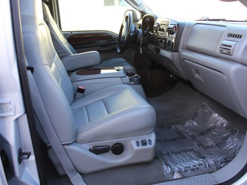 Used 2005 Ford F350 Lariat RWD image 10