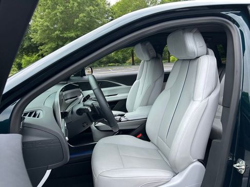 Used 2025 Cadillac Lyriq Luxury RWD image 38