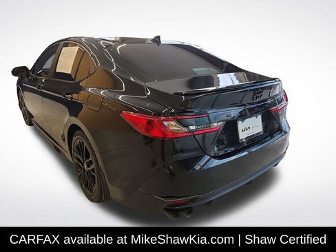 Used 2025 Toyota Camry SE w/ Convenience Package FWD image 4