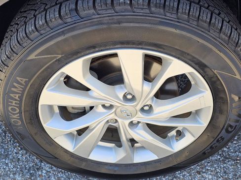 Used 2020 Hyundai Tucson SE w/ Cargo Package image 36