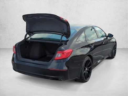 Used 2018 Honda Accord Sport image 10