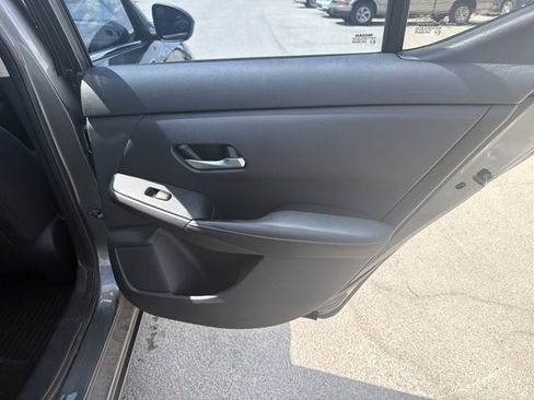 Used 2022 Nissan Sentra SV FWD image 19