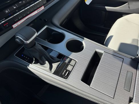 New 2026 Toyota Sienna XLE AWD/4WD image 15