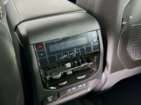 New 2026 Jeep Grand Cherokee L 4WD image 34