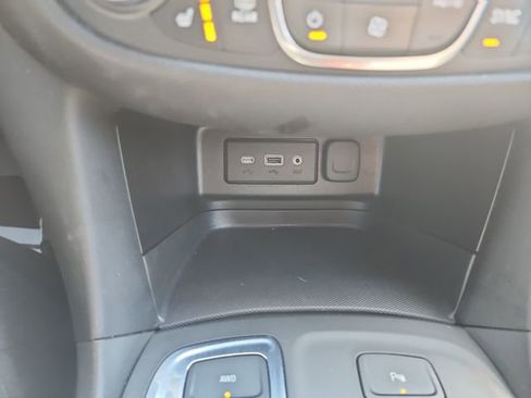 Used 2022 Chevrolet Equinox LT image 29