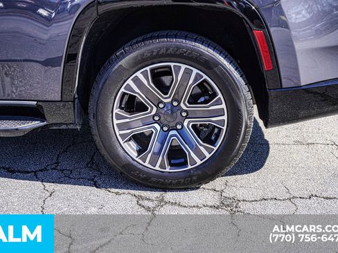 Used 2024 Ford Edge SEL image 13