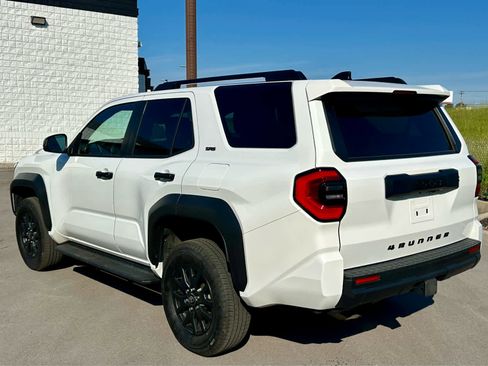 Used 2025 Toyota 4Runner SR5 AWD/4WD image 7