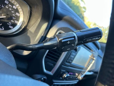 Used 2018 Nissan Titan SV w/ SV Convenience Package RWD image 26