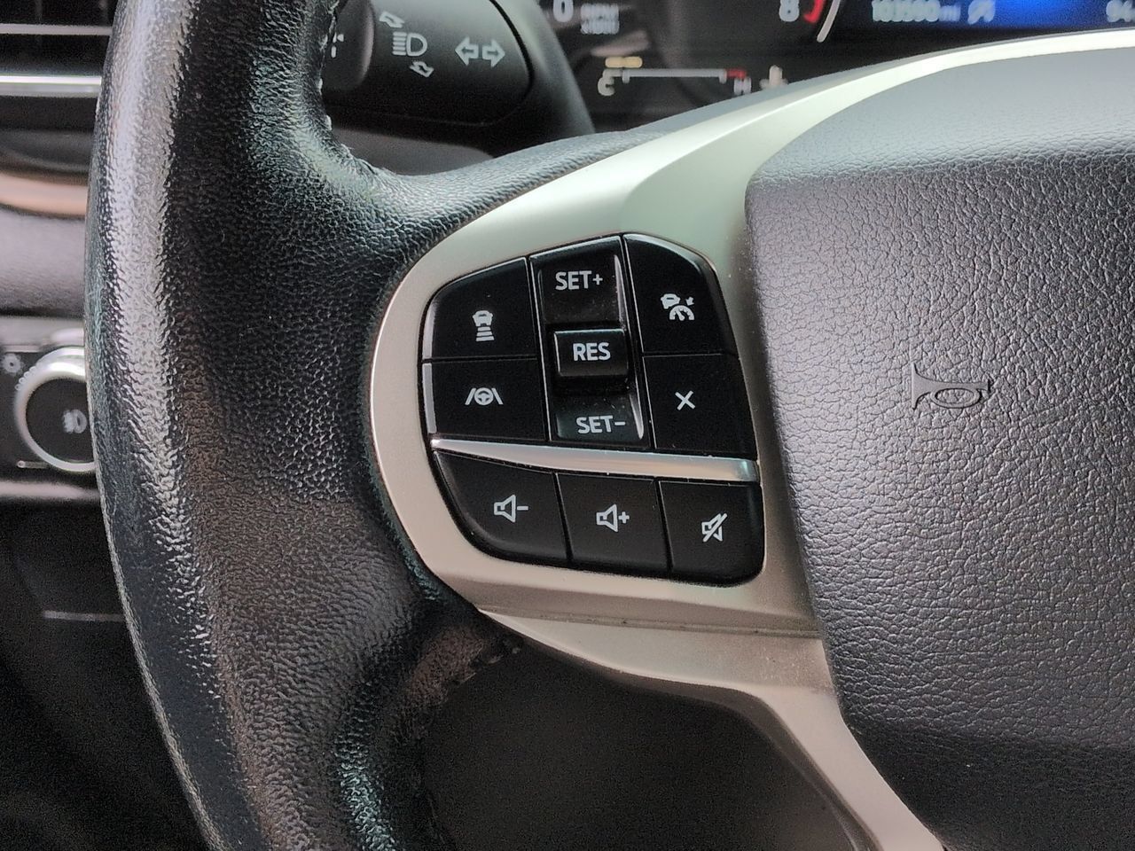 Used 2021 Ford Explorer Limited w/ Equipment Group 301A RWD image 25