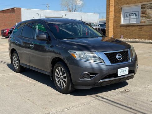 Used 2014 Nissan Pathfinder S AWD/4WD image 4