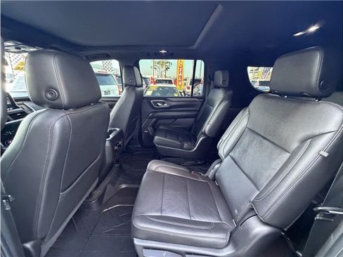Used 2021 Chevrolet Suburban LT RWD image 22
