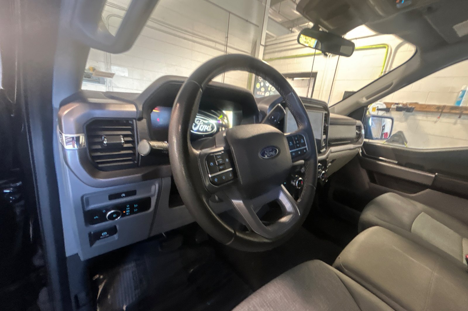 Used 2025 Ford F150 XLT w/ Equipment Group 301A Standard AWD/4WD image 9