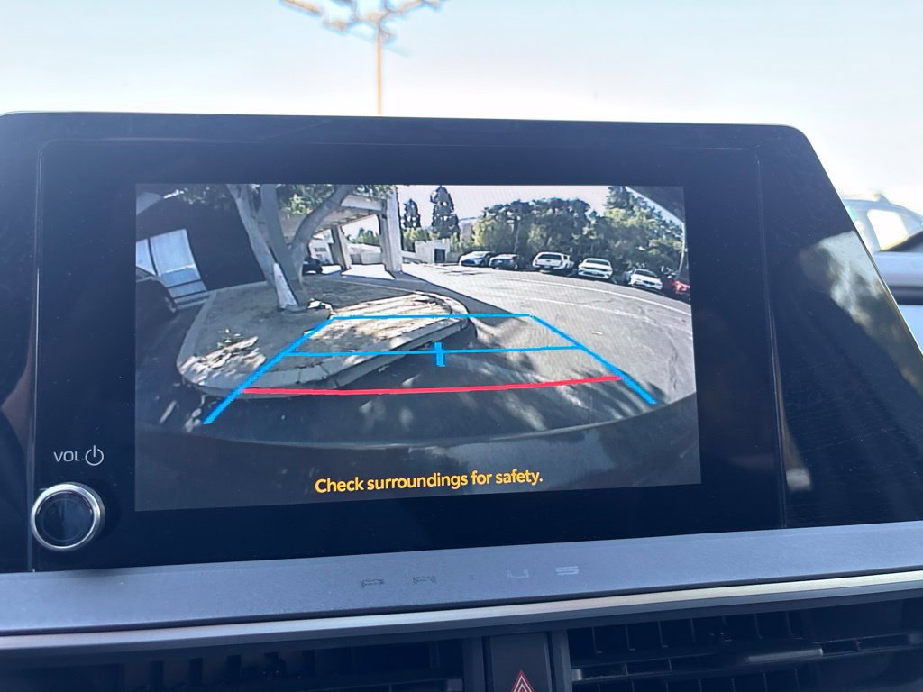 Used 2023 Toyota Prius LE FWD image 22