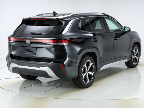 New 2026 Volkswagen Tiguan SE FWD image 9