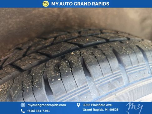 Used 2017 Chrysler Pacifica Touring FWD image 33