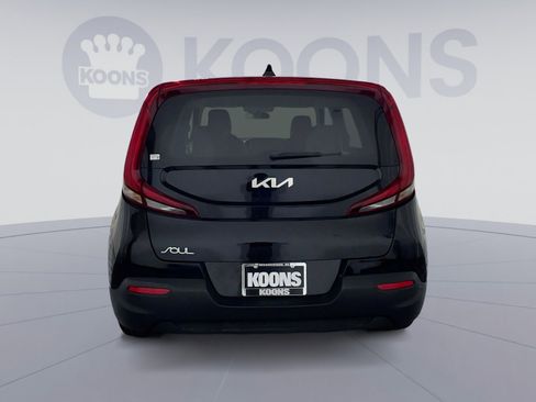 Used 2022 Kia Soul LX image 5
