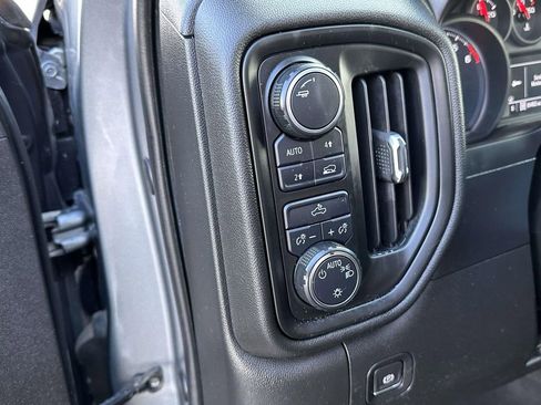 Used 2019 Chevrolet Silverado 1500 Custom w/ Custom Value Package image 20