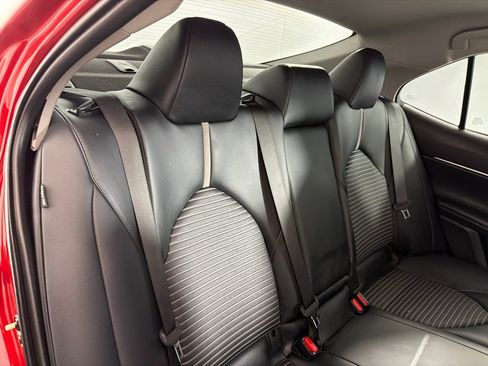 Used 2020 Toyota Camry SE w/ Convenience Package FWD image 20