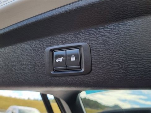 Used 2022 Mitsubishi Outlander SEL image 50