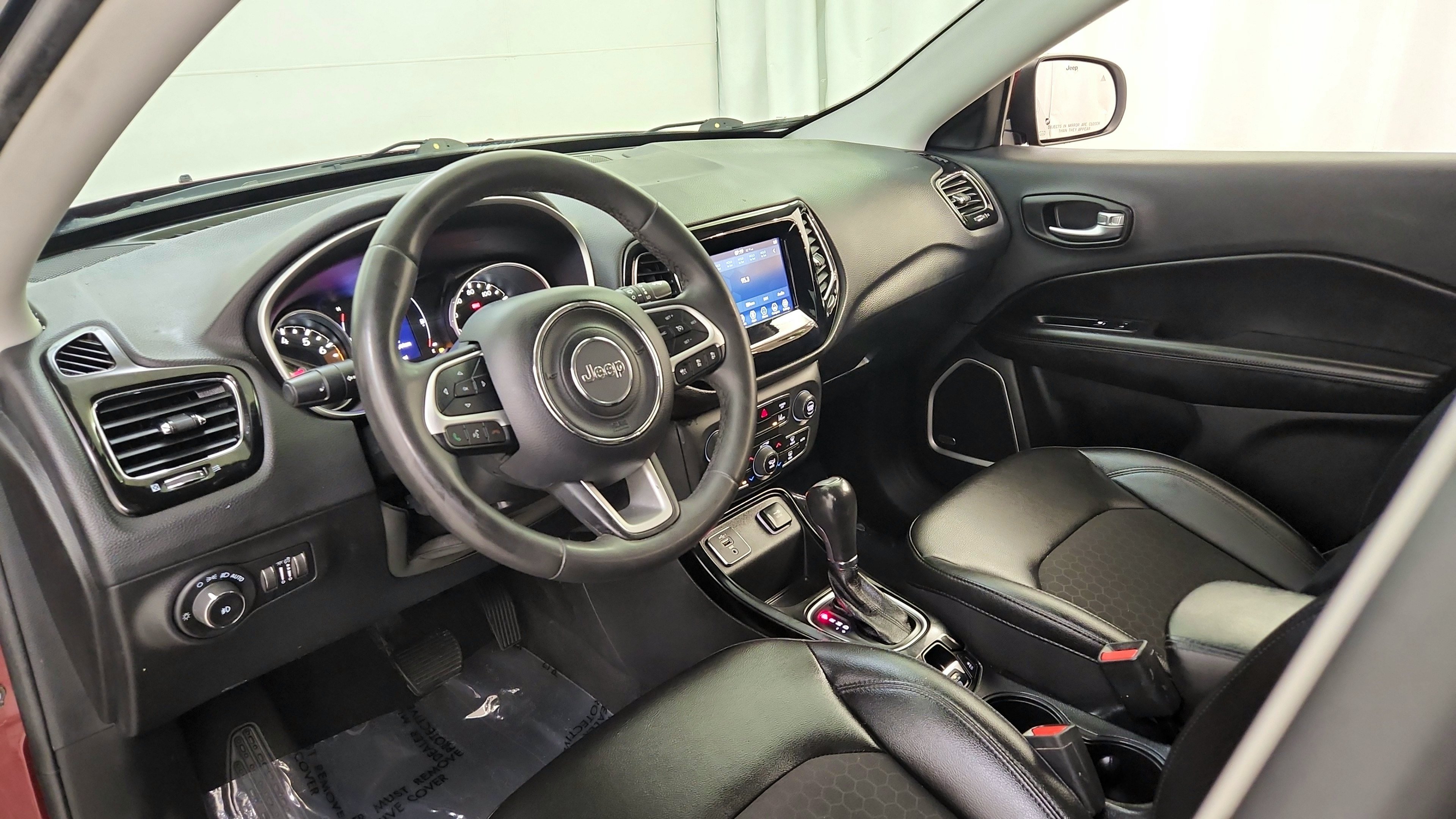 Used 2021 Jeep Compass Latitude w/ Sun and Sound Group FWD image 16