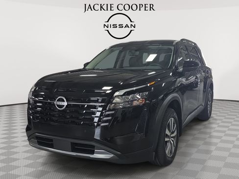 New 2026 Nissan Pathfinder SL image 1