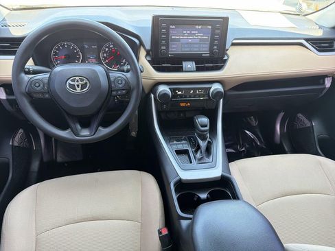 Used 2020 Toyota RAV4 LE image 6
