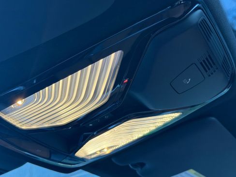 Used 2025 BMW 330i 330i w/ Premium Package image 23