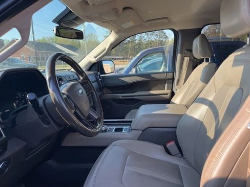 Used 2021 Ford Expedition Limited image 4