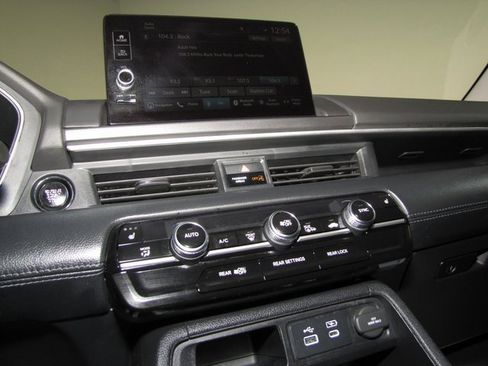 Certified 2025 Honda Pilot Touring image 7