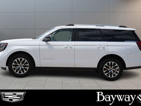 Used 2025 Ford Expedition Platinum image 4