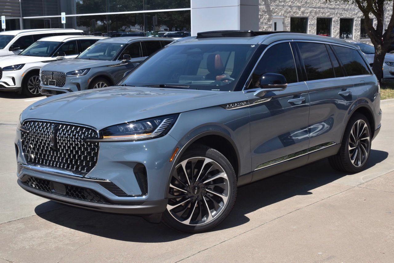 New 2026 Lincoln Aviator Reserve AWD/4WD image 12