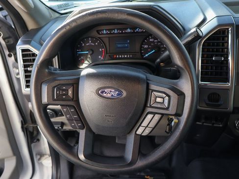 Used 2017 Ford F550 2WD Regular Cab Super Duty image 29