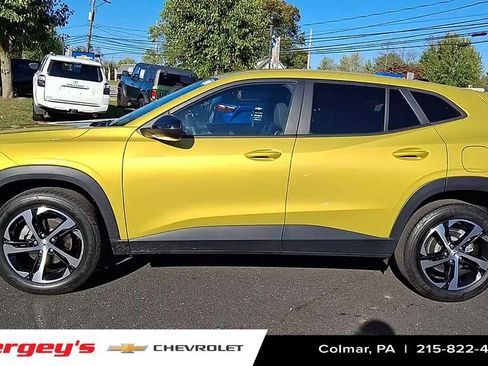 Certified 2024 Chevrolet Trax RS w/ Driver Confidence Package image 5