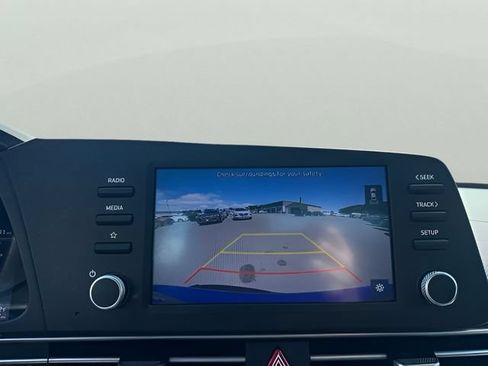 Used 2021 Hyundai Elantra SEL FWD image 16